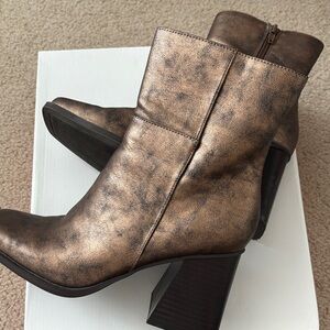 Wonderly Metallic Ankle Boots